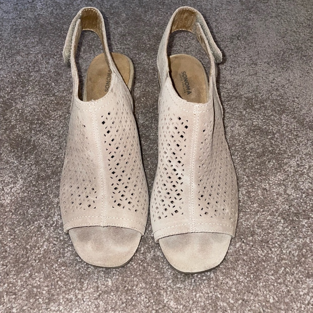 Sonoma Cream Sandals with Perforated Design